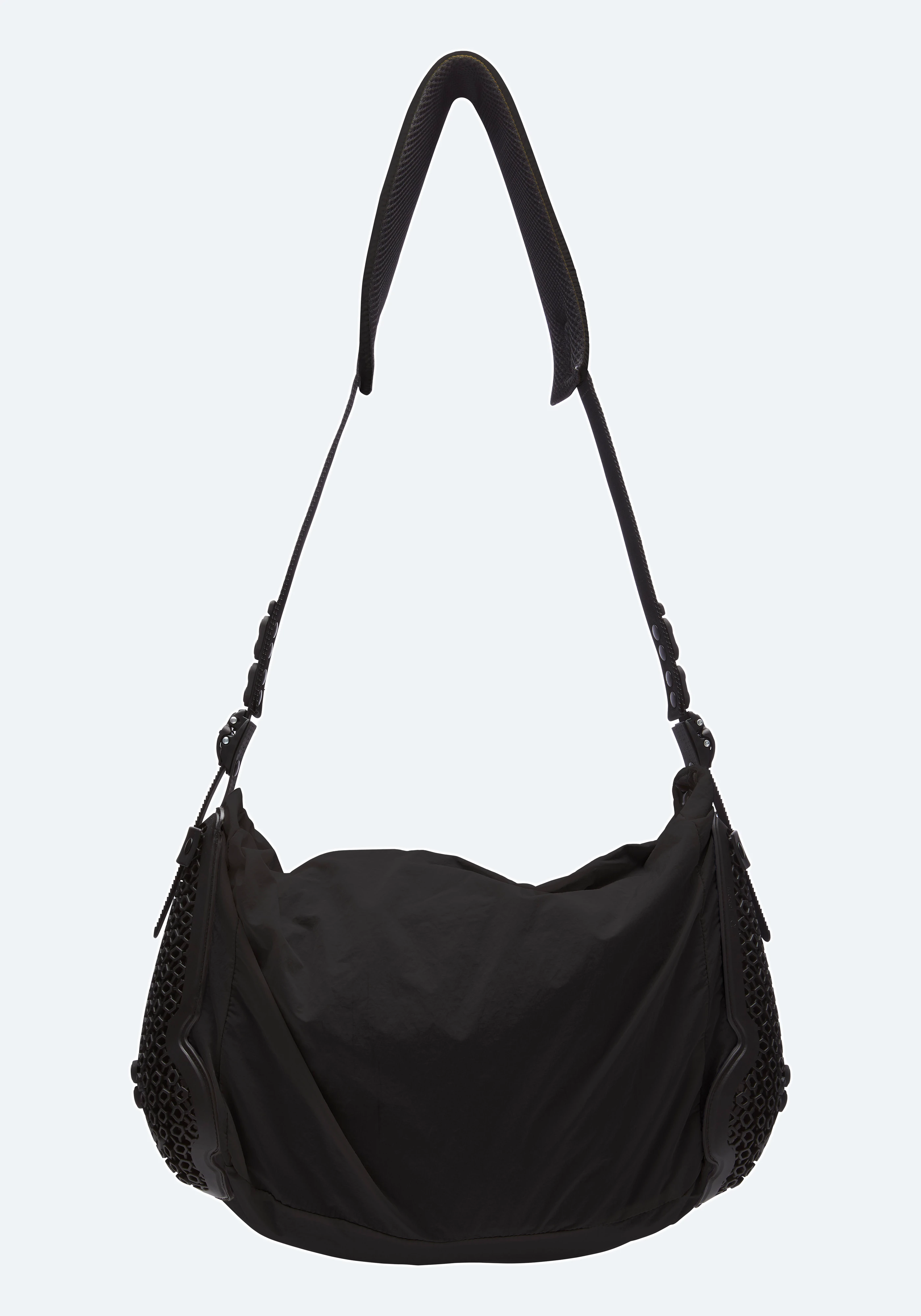 Object S07 Messanger Bag Black | sold out | IN0031.1